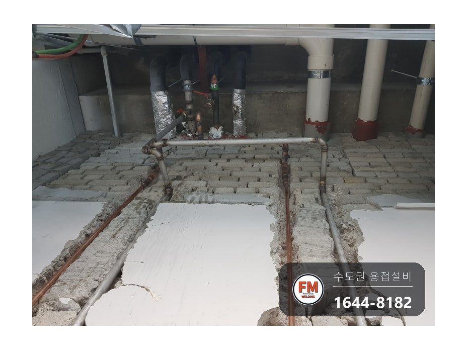 증축 샤워실 급수 분기 T형 배관 동관 산소 스텐 알곤용접 시공 사진 5