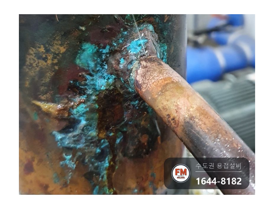 지하 기계실 부스터펌프 동배관 T부속 교체 압력계 알곤 육성 시공 사진 1